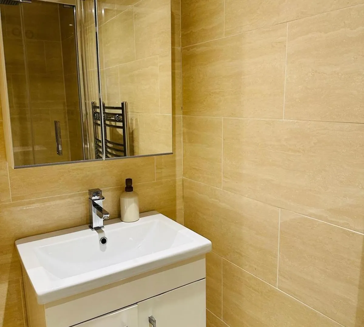 Westferry Deluxe Penthouse Apartment London