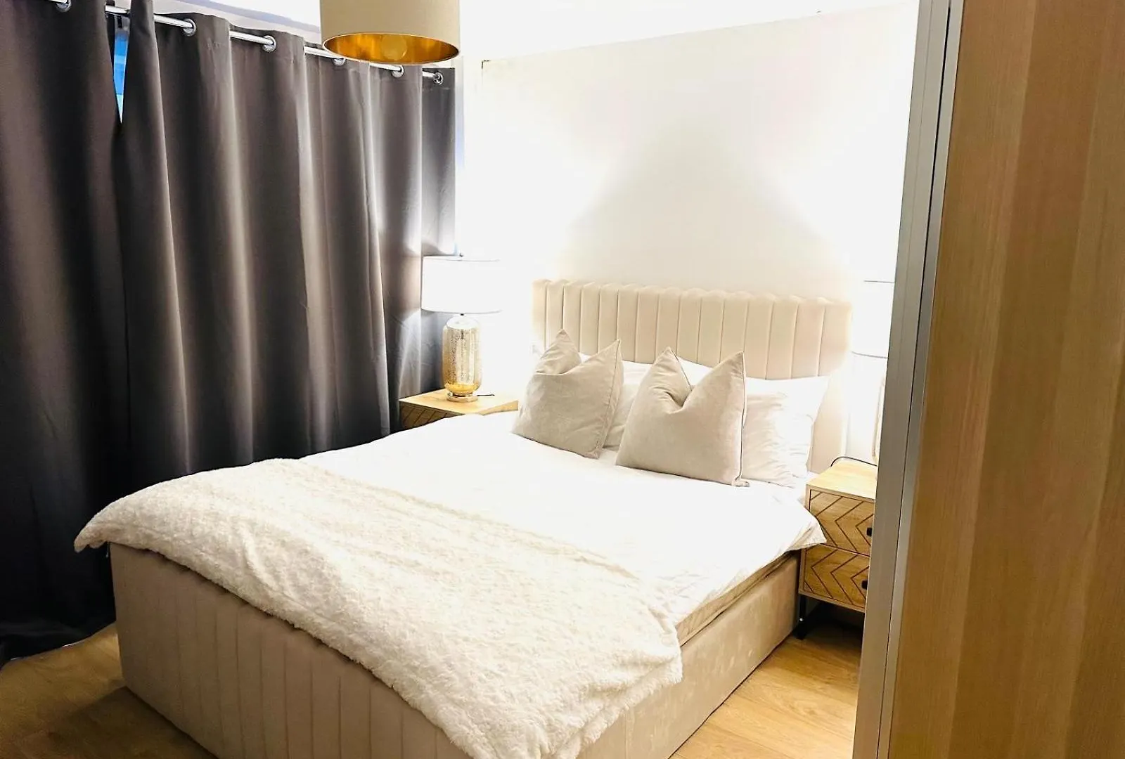 Westferry Deluxe Penthouse Apartment London 0*,